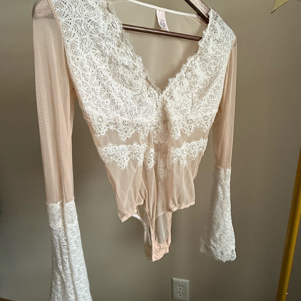 Vintage Victoria’s Secret Lace Mesh Bodysuit Sheer Bell Sleeve Y2K Romantic Top - Picture 5 of 10